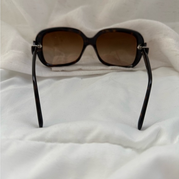 Tortoise Shell Sunglasses - Picture 6 of 8